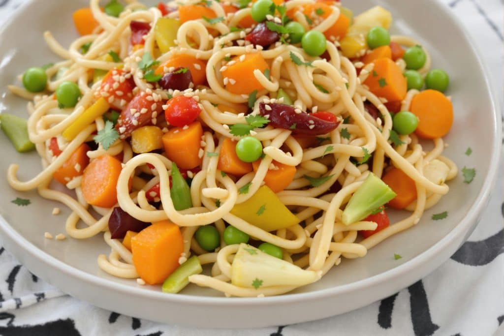 nouilles sautées aux légumes facile